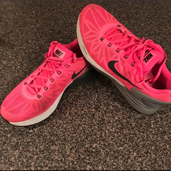 Nike Shoes - Awesome Nikes👟🏃♀️!!! Nike. Lunar Glide 6.